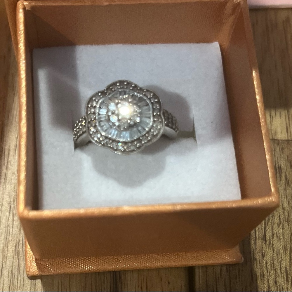 Flower Diamonds set in silver